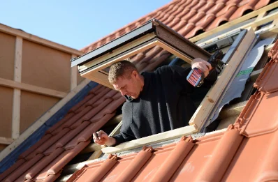Pose de fenêtres de toit Velux à Folgensbourg